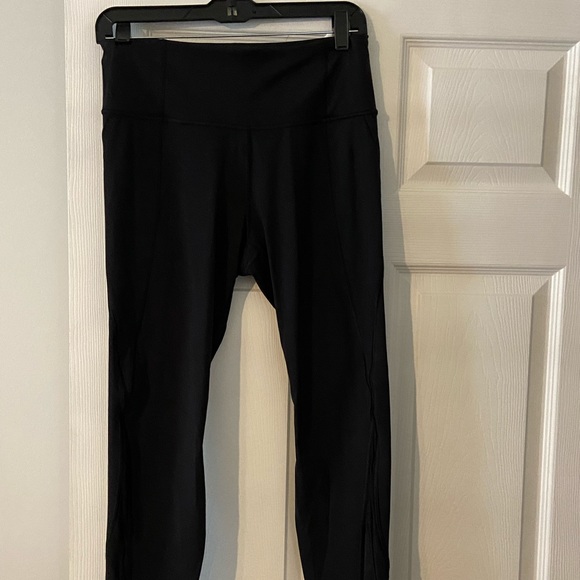 I have Athleta pre-owned leggings medium size